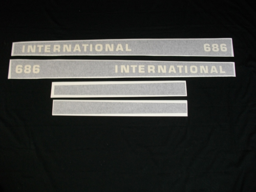 International 686